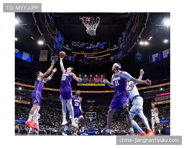 帕里什篮下强攻提升球队内线稳定性，关键回合篮板优势明显